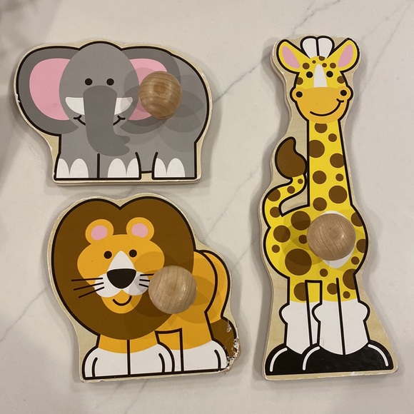 Melissa & Doug Jungle Friends Wood Peg Puzzle - Picture 4 of 6